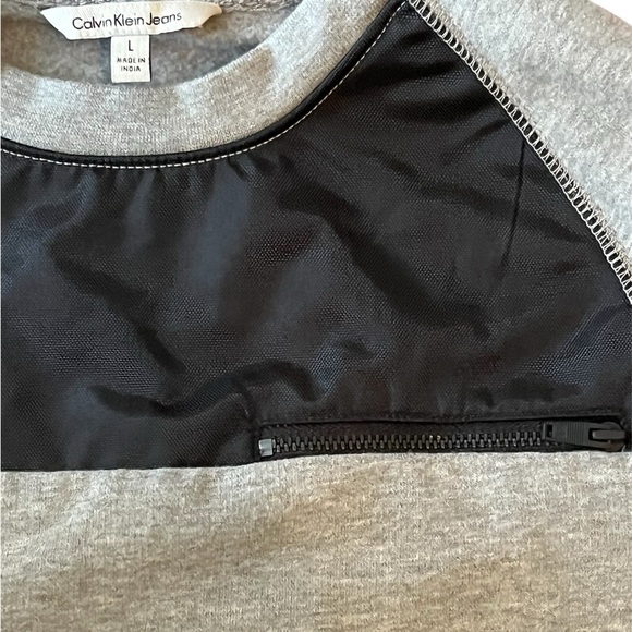Calvin Klein Gray Women’s Performance Workout Fitness Sweatshirt Large Mesh - Picture 4 of 7